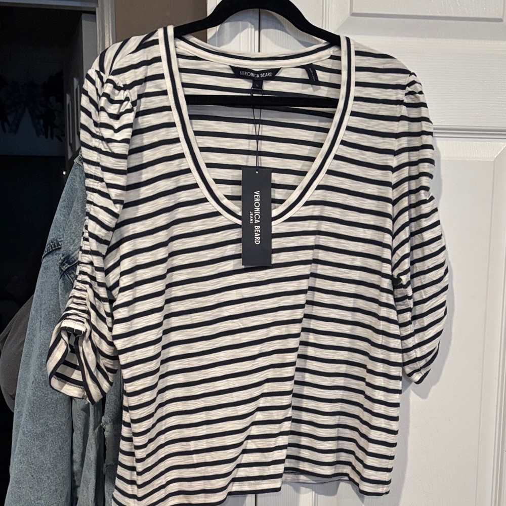 Victoria Beard Monochrome Striped Short Sleeve Top new with tags. Size XL
